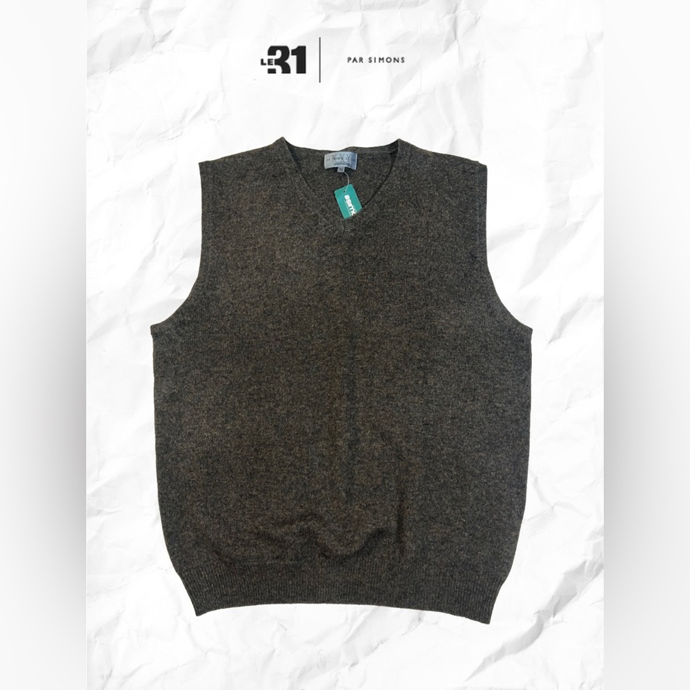 Le 31 par Simons Men’s Lambswool Olive Green V-Neck Sweater Vest
